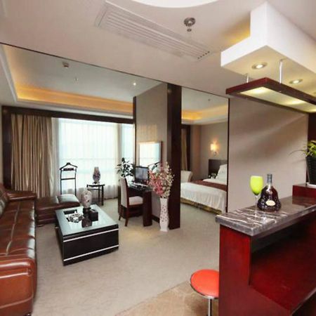 Grand Noble Hotel Цзіндечжень Екстер'єр фото