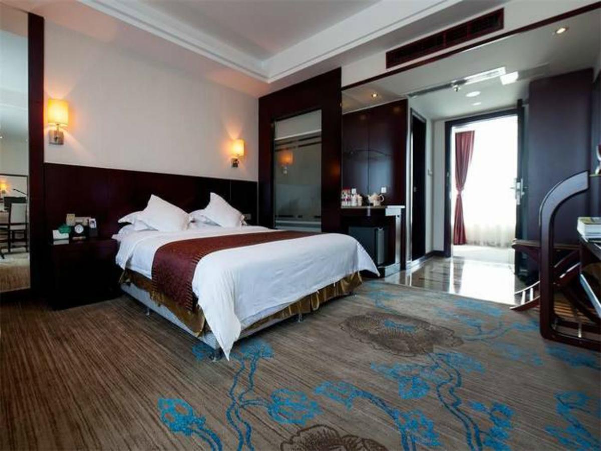 Grand Noble Hotel Цзіндечжень Екстер'єр фото
